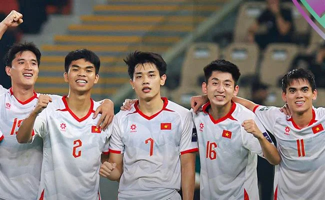 Cài đặt ứng dụng 7clubs sau khi tải về